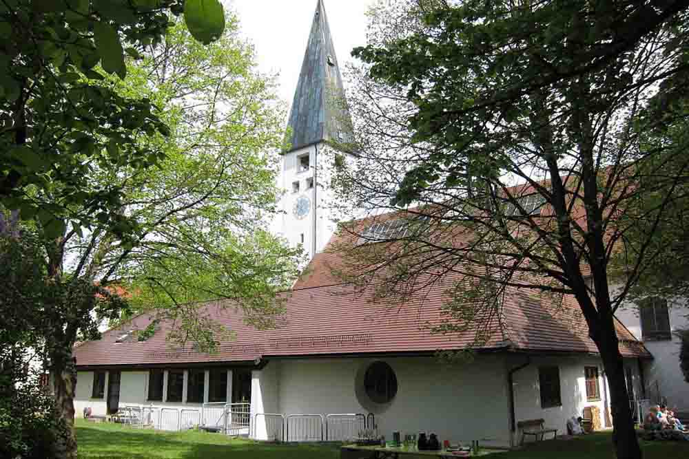Die Apostelkirche der Evangelisch-Lutherischen Kirchengemeinde München-Solln